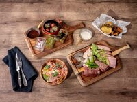 [Beer Terrace] 10 dishes including grass-fed beef skirt steak and other meat combos & 120 minutes of free drinks