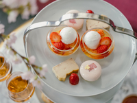 11時限定 / バンカーズバーでいちごとさくらのアフタヌーンティー / フリードリンク付
