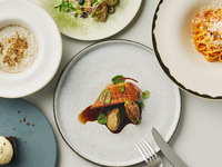 【LUXURY COURSE】Window seat guaranteed!! Enjoy a total of 5 courses including 2 appetizers, pasta, the chef's special main dish, and dessert.