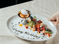 メッセージ付きドルチェ盛り合わせプレート 5/1~