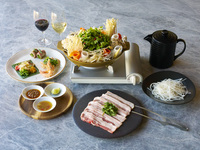 [งานเลี้ยงต้อนรับและอำลา! หม้อไฟโมกาตะ] คอร์สหม้อไฟแบบผสมผสานที่คุณสามารถเพลิดเพลินกับยากินิกุและชาบูชาบูได้พร้อมกัน