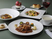 [Prepayment Only] Penthouse Lunch with Hotel Tour