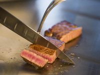 [Lunch & Dinner] Web Exclusive: Iwate Maesawa Beef & Omi Beef Tasting Course