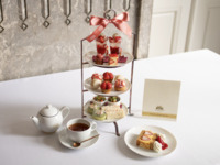 【Afternoon Tea｜土日祝】クラシックアフタヌーンティー+ ナポレオンパイ + シーズナルパフェ