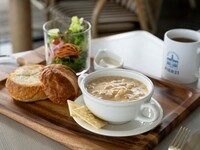 [Light Meal Set with Message Plate] Rich Crab Bisque Soup & Cream Soda | 2,600 yen