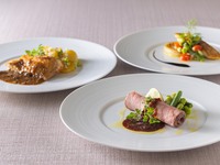 平日メイン付きランチブッフェ　（子供4歳～12歳）3,000円