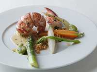 【ランチ】B. 鮑の入った贅沢コース(全8品)　7,000円(税抜)