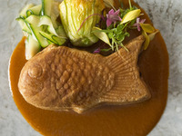 (Dinner) Haute couture course with beef as the main dish