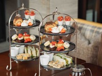 [CAFE | Weekdays] Strawberry Afternoon Tea + Complimentary Welcome Drink <After 1:30 PM> [Available from: April 23rd (Thu)]