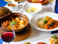 【ディナー】　【ショートカタプラーナコース】　前菜は沢山の種類をちょっとずつカタプラーナ鍋の魚介のスープと豚とアサリのアレンテジャーナのダブルメイン