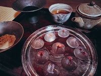 Cherry blossom bracken and roasted green tea