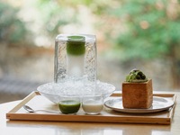 [Tea Time] Iced Matcha Latte in an "Ice Bowl" + Matcha Cube Croissant Set (May 18th - September 30th)