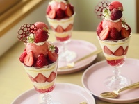 季節のデセールパフェ/いちごケーキのパフェ会