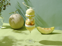 土日：「メロンパフェ」セイボリー&選べるドリンク2杯