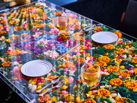 [Flower Afternoon Tea to Enjoy Fragrances] + Favorite Bear Cake + White Rose Plate + Welcome Drink + Free Flow Tea + Guaranteed Luxurious Flower Table Seating