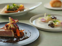 🍓～3/30までの平日限定！ハーゲンダッツアイスクリームプレゼント🍓【ご家族同士のお集まり、送別会、春のお出かけに】春野菜やシェフ特製メインを味わうフルコースディナー全5品-SHIKITEI-