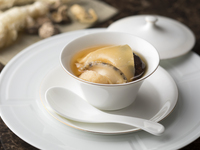 ふかひれと鮑、きのこの熱々スープ