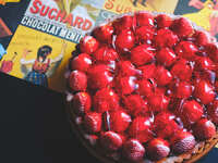 [March/Weekdays/18% OFF] "Toys & Treats" Strawberry Sweets Buffet