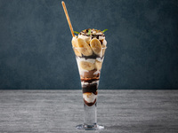 ショコラとエクアドル産バナナのナイトパフェ　コーヒー付き