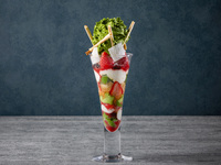 抹茶と苺の和風ナイトパフェ　コーヒー付き