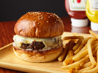 [Daging Wagyu Perang] Burger Keju Mozzarella