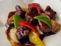 6-8月【夏宴会】黒酢酢豚・名物！担々麺入りコース／飲み放題付 6,000円