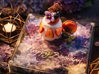 【周年庆 - 百朵绣球花】包含一杯免费原创鸡尾酒☆以绣球花礼盒庆祝★初夏特惠套餐（含免费吐司和草莓蛋糕）