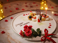 4月16日から！『Oyster＆Bistro記念日』BBDコース　選べる乾杯ドリンク＆『ローズ』記念日プレート付”フォアグラマカロン”入り前菜7種＋雲丹パスタ,国産牛2種食べ比べ含む全14品記念日コース