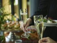 [FREE FLOW & Fresh Green Dinner Course] April 29th - May 25th: Fresh Green Dinner Course & Free-Flow Drinks Plan 11,000 yen (Dinner)