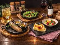 [Wood-fired casual bar] Casual bar set of 4 dishes including egg mayonnaise with caviar and wood-fired sausage + 2 drinks