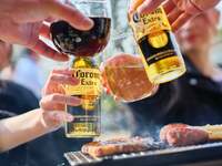 [120-minute all-you-can-drink standard BBQ] Terrace BBQ plan featuring three types of meat, including thick-cut short ribs.
