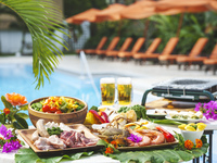 Poolside BBQ  "UCHINA"(4/24～4/30、5/6～7/16, 9/25～10/31）