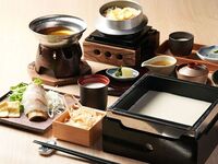 Weekday-only special price: Tofu Lunch Course - Freshly made "Hitohi" tofu, Yuba rice cooked in a pot, and a small hot pot of seasonal fish and flat yuba in golden broth.