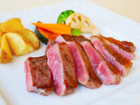 【ランチ】ハーフブッフェとセットがお得★　　　　　　　　　　　　　　　　　　＼スパニッシュビーフのサーロインステーキ200ｇ／