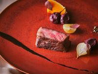 【★5月限定！乾杯酒含む2杯付★】メインはマハタと国産牛フィレ肉のローストなどの贅沢記念日コース全5皿
