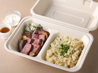 【5月1日起可外帶】蒜香牛排飯