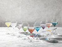 【Special Weekday Offer】 More Falling in Love Strawberry Afternoon Tea + Choice of 9 Colors of Fan-themed Drinks & Free Cafe Coffee + Souvenir Included (April Only)