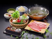 黄金しゃぶしゃぶ　(黒毛和牛特上ロース＋特選豚肉)
