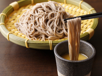 5月〜【飲み放題付き】名物ひな鶏の青唐山椒焼きや炭火焼鳥、濃厚鶏白湯出汁のお蕎麦など全12品　7000円