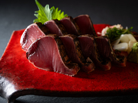 6月～【土佐の地酒飲み放題】名物かつをの藁焼き塩たたきと鶏もも肉の藁焼き全13品！【鳴子コース】