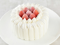 苺入り生クリームケーキ　6号（18㎝）