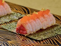 To celebrate the 9th anniversary of Ushimitsu Ebisu Main Store this summer, we are offering a new course featuring "Wagyu Beef and Sweet Shrimp Yukhoe Dog," "Grilled Sukiyaki Sushi with Cheese," "Spicy Tartar Minced Cutlet Sandwich," and "7 Carefully Selected Grilled Dishes."