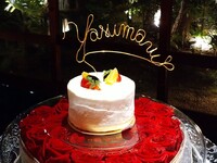 NEW!! Premium Anniversary Course: 5 pieces of Edomae-style sushi, a small hot pot with golden broth, roasted Wagyu beef, and grilled sesame tofu, plus an anniversary cake. 10 dishes in total. ¥8,900 (excluding tax)
