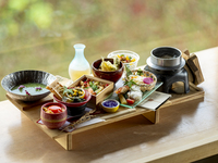 京丼五種食べ比べ膳~鱧と夏野菜　納涼みぞれ鍋~（ 夏ver./2026.6月1日～）　