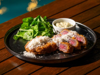 【THE ORIENT TERRACE】メイン料理：黒毛和牛のカツレツ ハーブタルタル