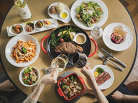 【Seasonal Dinner】Osaka Wine Gathering with Rosé Sparkling Wine Free-Flow (Last Order: 90 Minutes)