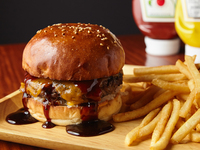 ハラール北海道和牛100%　自家製テリヤキチーズバーガー