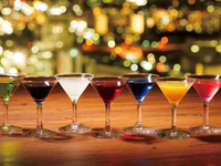 Saturdays, Sundays, and holidays【Available only during dinner (bar hours)】 One plate (appetizer plate or dessert plate) + two “Oshikatsu” cocktails