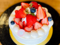 【通年販売】苺たっぷりショートケーキ（4号）