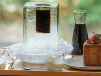 [Tea Time] Cold Brew Coffee in an "Ice Bowl" + Chocolate Cube Croissant Set (Weekdays only / July 1st- September 30th)